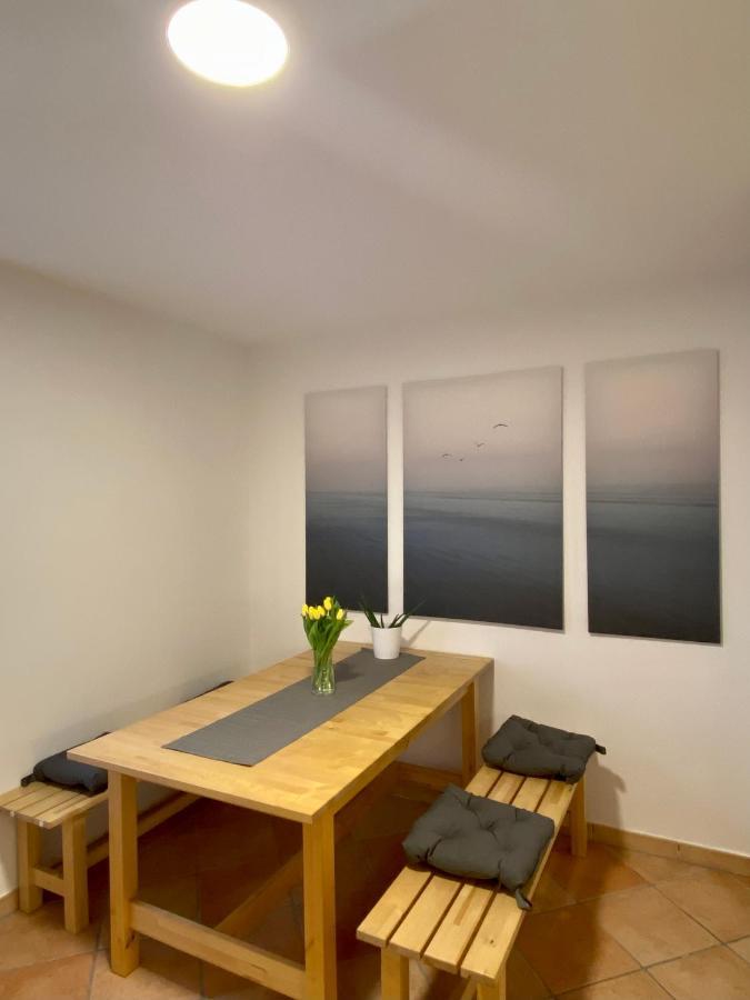 Traumhafte 115 Qm Ferienwohnung Am Steinhuder Meer, Ruhig, Komfortabel, Loggia, Parkplatz, Wifi Wunstorf Buitenkant foto